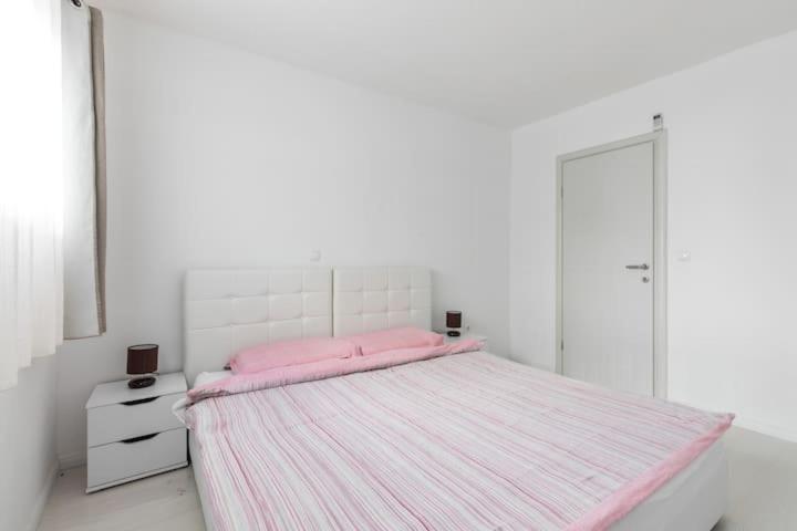 Naomi Apartment